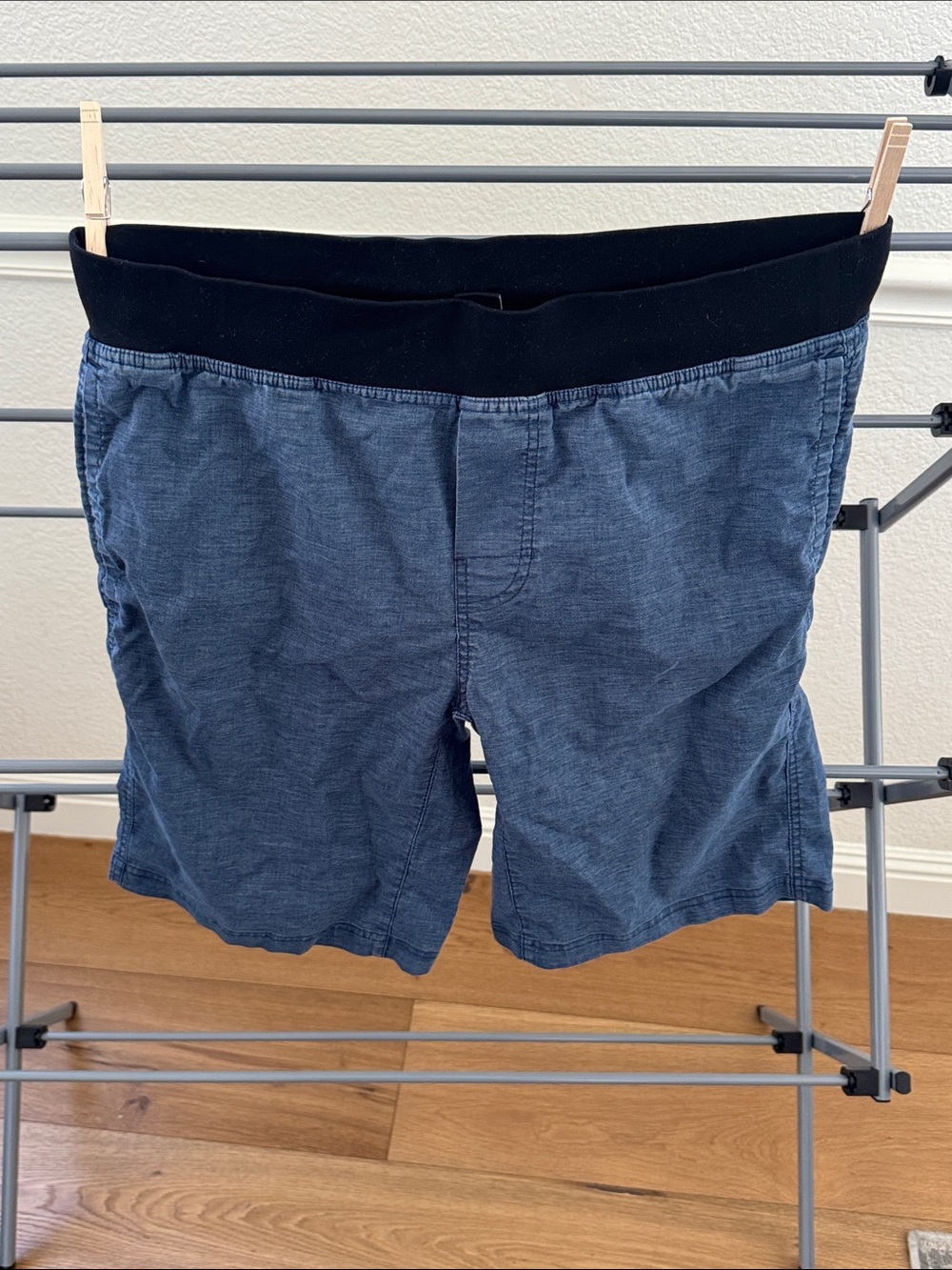 M’s PrAna Yoga shorts, size M